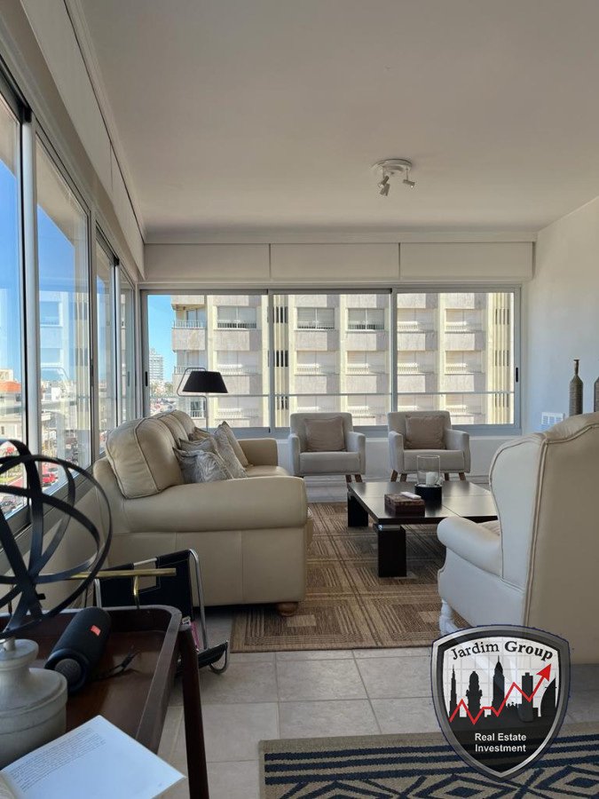 Apartamento ID.7109 - Apartamento esquinero de 2 dormitorios en venta, en Punta del Este*