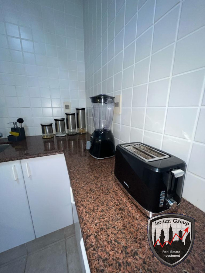 Apartamento ID.7109 - Apartamento esquinero de 2 dormitorios en venta, en Punta del Este*