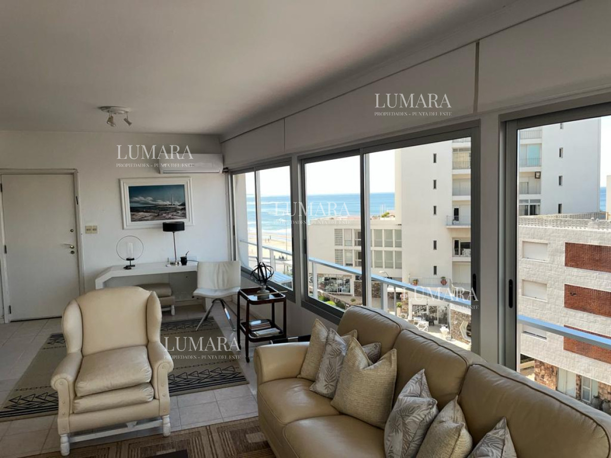 Apartamento ID.1102 - Apartamento esquinero de 2 dormitorios en venta, en Punta del Este*