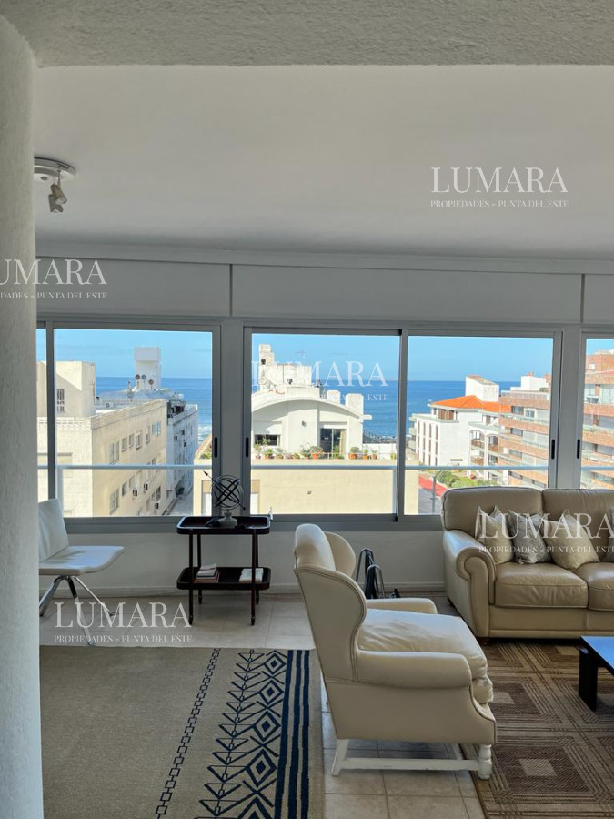 Apartamento ID.1102 - Apartamento esquinero de 2 dormitorios en venta, en Punta del Este*