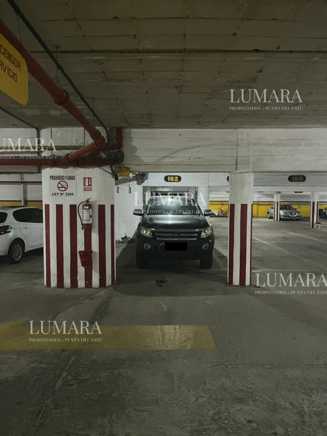 Apartamento ID.1102 - Apartamento esquinero de 2 dormitorios en venta, en Punta del Este*