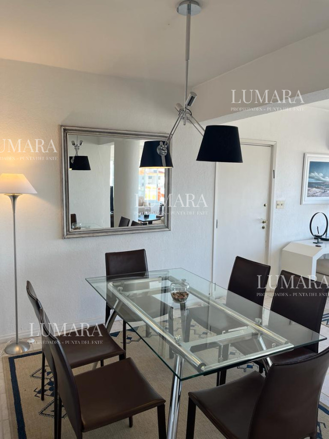 Apartamento ID.1102 - Apartamento esquinero de 2 dormitorios en venta, en Punta del Este*