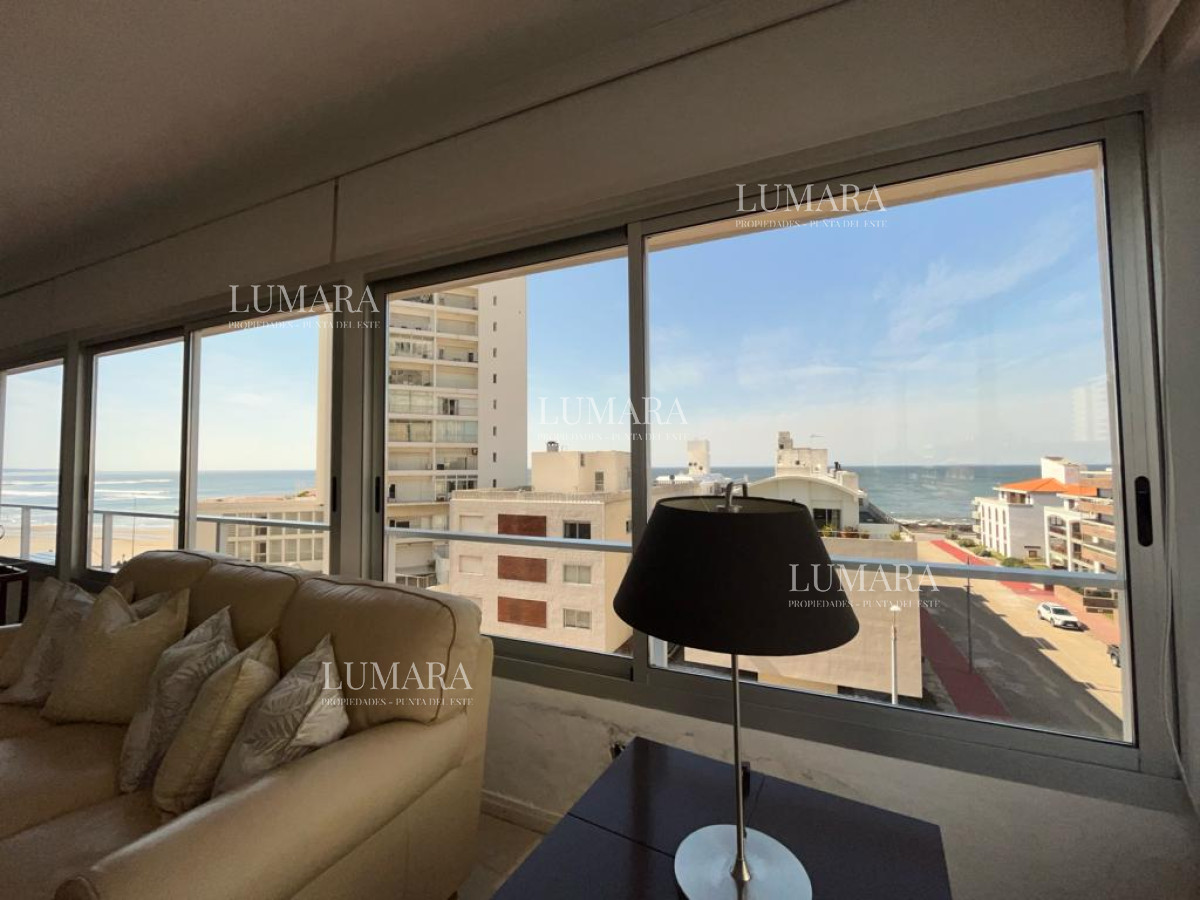 Apartamento ID.1102 - Apartamento esquinero de 2 dormitorios en venta, en Punta del Este*