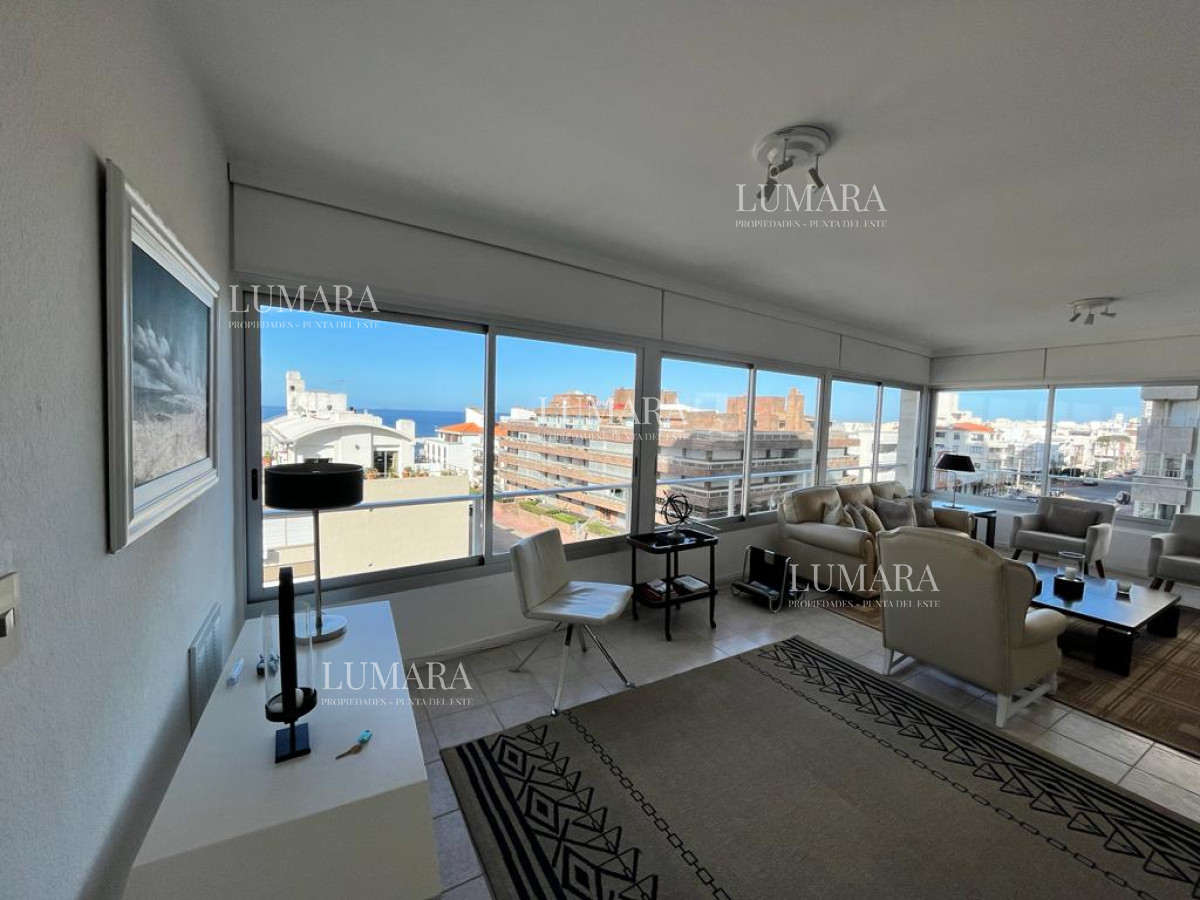Apartamento ID.1102 - Apartamento esquinero de 2 dormitorios en venta, en Punta del Este*