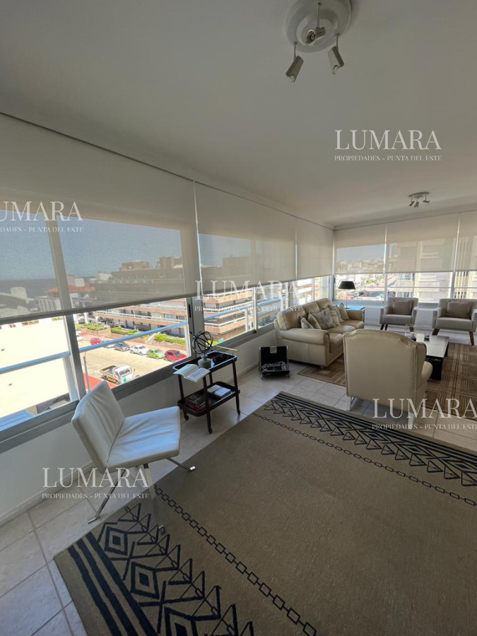Apartamento ID.1102 - Apartamento esquinero de 2 dormitorios en venta, en Punta del Este*
