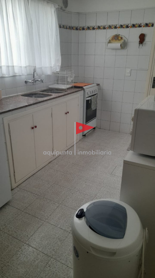 Casa ID.377 - Casa en venta  4 dormitorios playa mansa Pde 