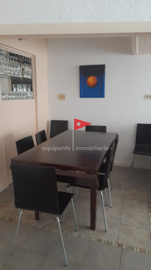 Casa ID.377 - Casa en venta  4 dormitorios playa mansa Pde 