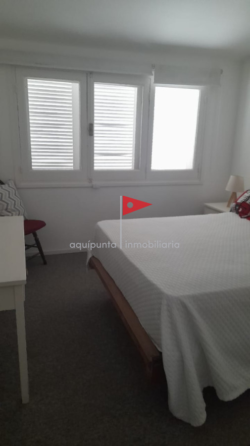 Casa ID.377 - Casa en venta  4 dormitorios playa mansa Pde 
