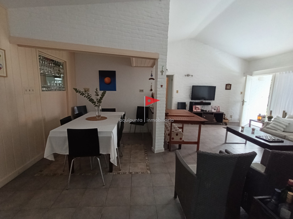 Casa ID.377 - Casa en venta  4 dormitorios playa mansa Pde 