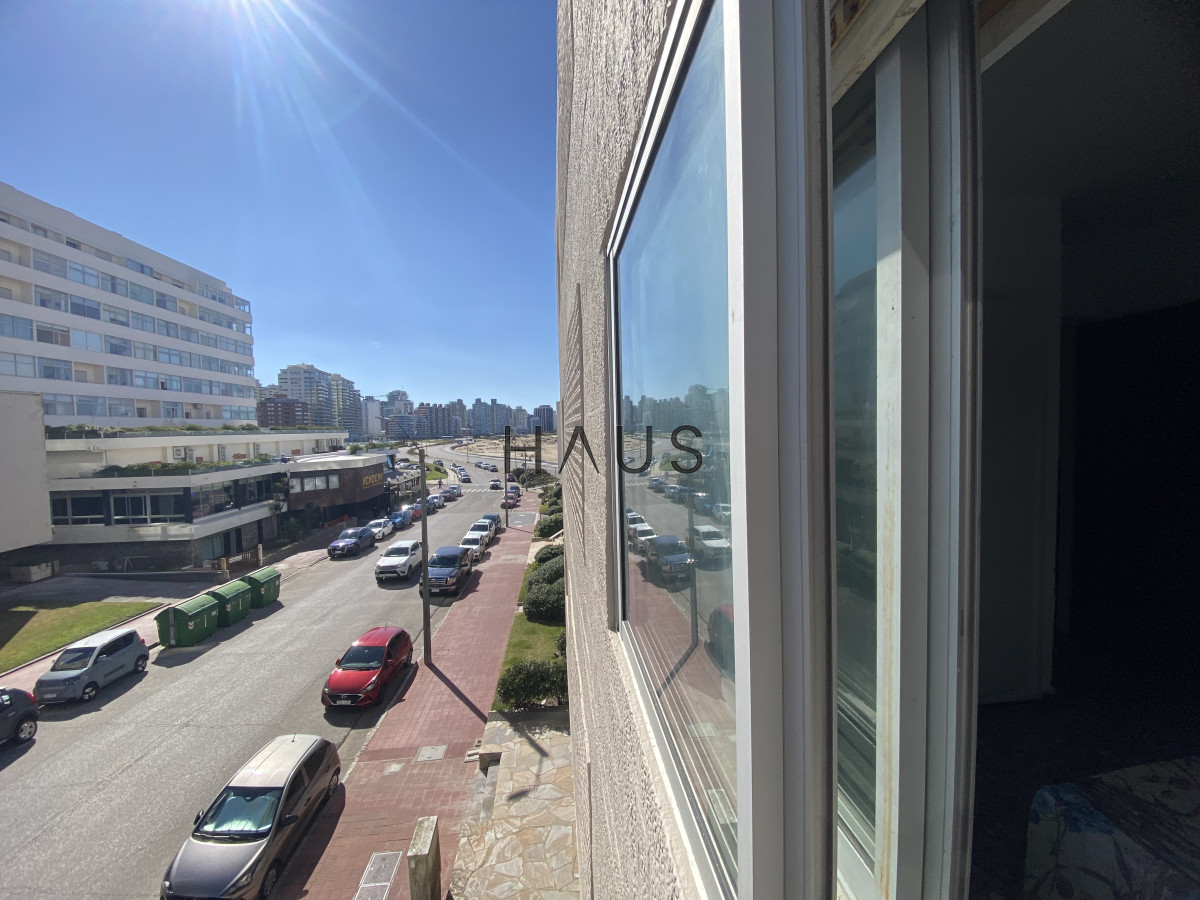 Apartamento ID.35 - Apartamento de 2 dormitorios en venta, Punta del Este