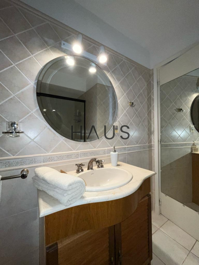 Apartamento ID.124 - Apartamento esquinero de 2 dormitorios en venta, en Punta del Este*