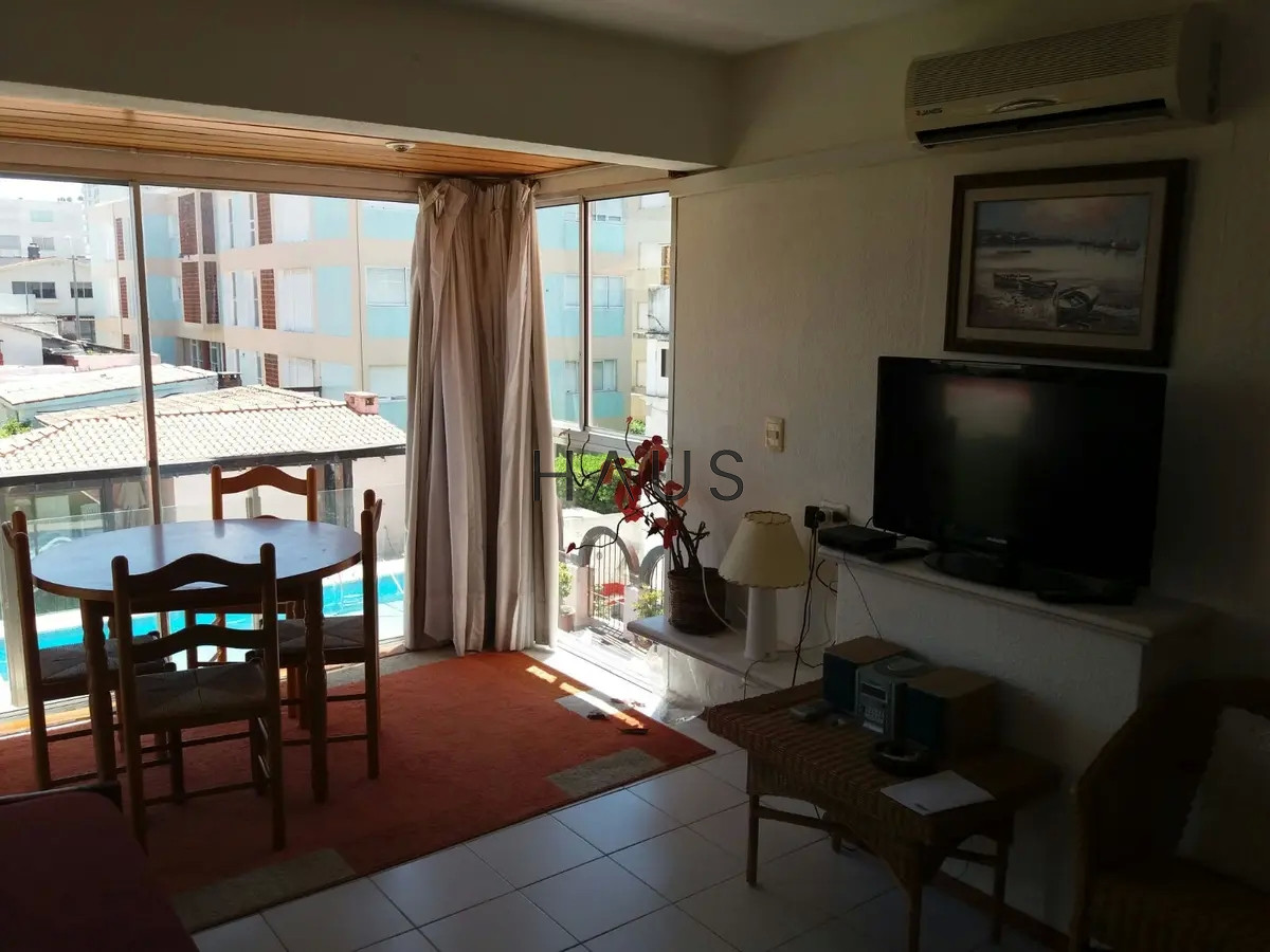Apartamento ID.33 - Apartamento en venta en la peninsula con servicios, 1 dormitorio*