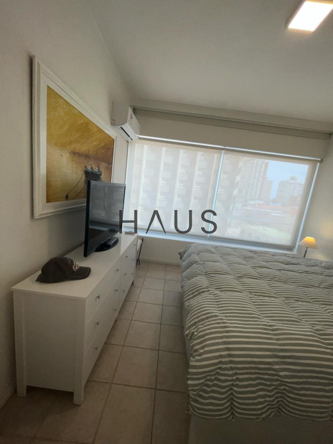 Apartamento ID.124 - Apartamento esquinero de 2 dormitorios en venta, en Punta del Este*