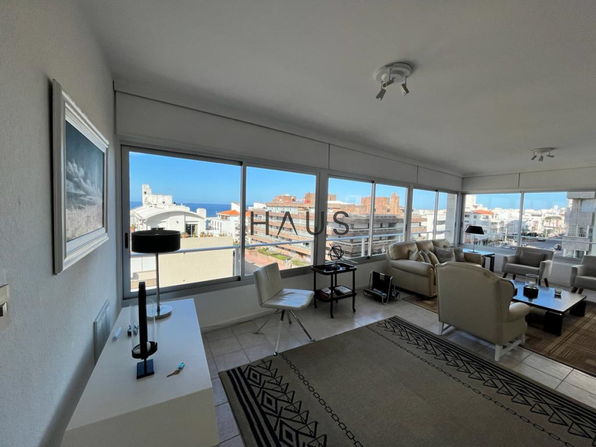 Apartamento ID.124 - Apartamento esquinero de 2 dormitorios en venta, en Punta del Este*