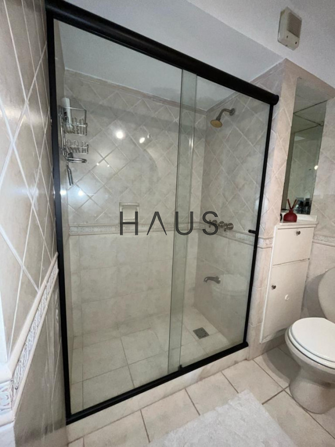 Apartamento ID.124 - Apartamento esquinero de 2 dormitorios en venta, en Punta del Este*