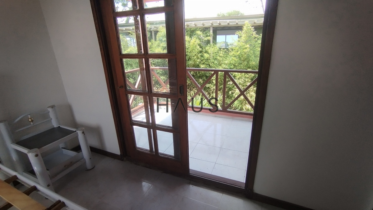 Casa ID.28 - Casa de 2 dormitorios, 2 baños balneario Buenos Aires. 
