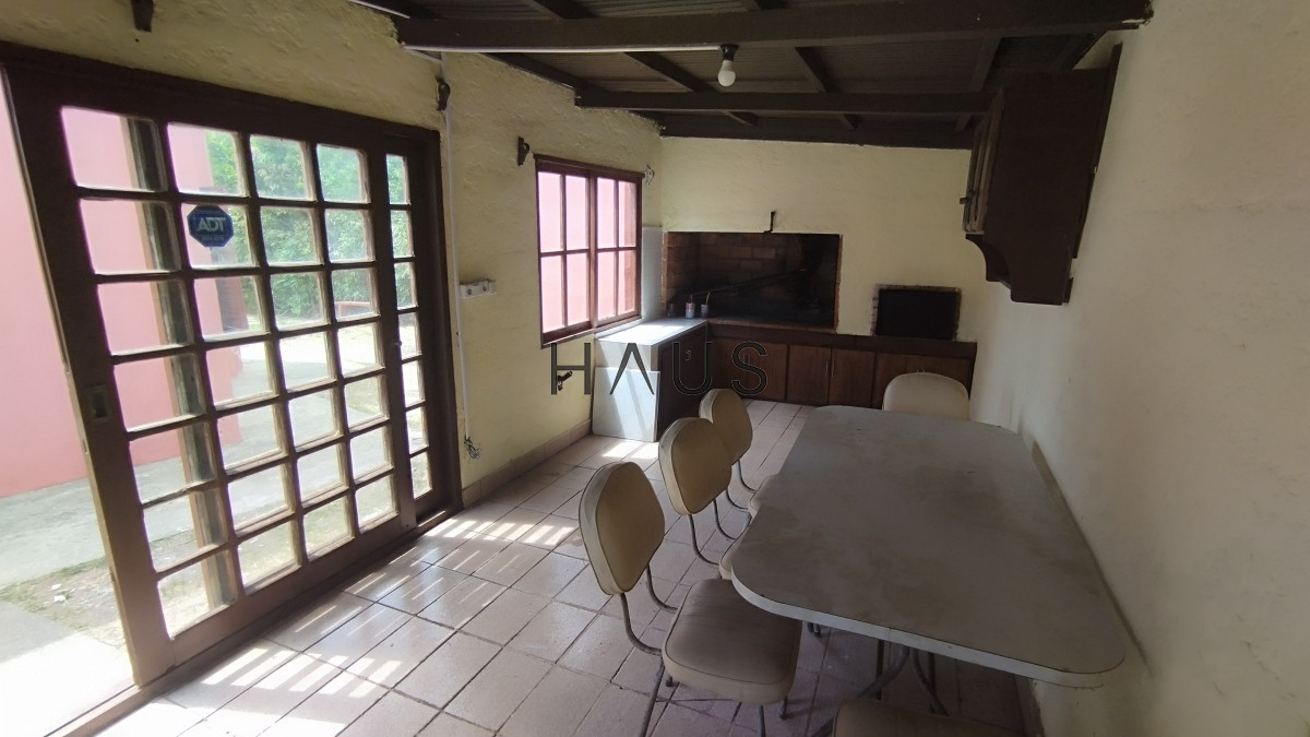 Casa ID.28 - Casa de 2 dormitorios, 2 baños balneario Buenos Aires. 