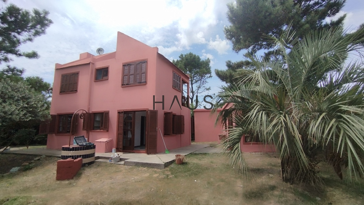 Casa ID.28 - Casa de 2 dormitorios, 2 baños balneario Buenos Aires. 