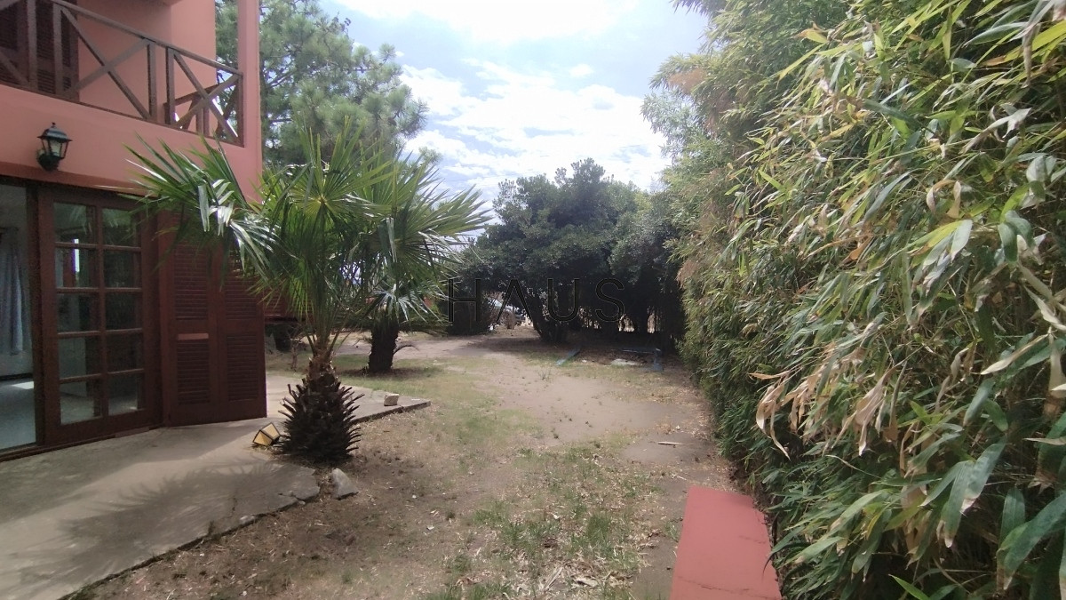 Casa ID.28 - Casa de 2 dormitorios, 2 baños balneario Buenos Aires. 