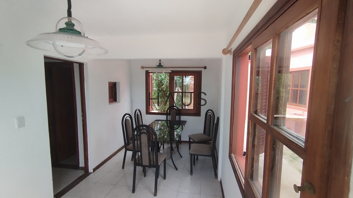 Casa ID.28 - Casa de 2 dormitorios, 2 baños balneario Buenos Aires. 
