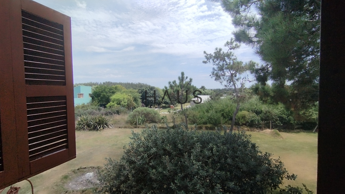 Casa ID.28 - Casa de 2 dormitorios, 2 baños balneario Buenos Aires. 