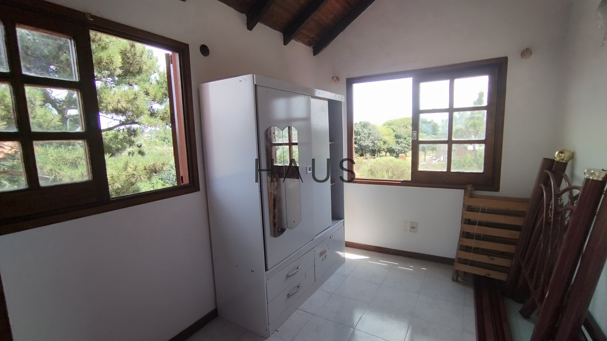 Casa ID.28 - Casa de 2 dormitorios, 2 baños balneario Buenos Aires. 