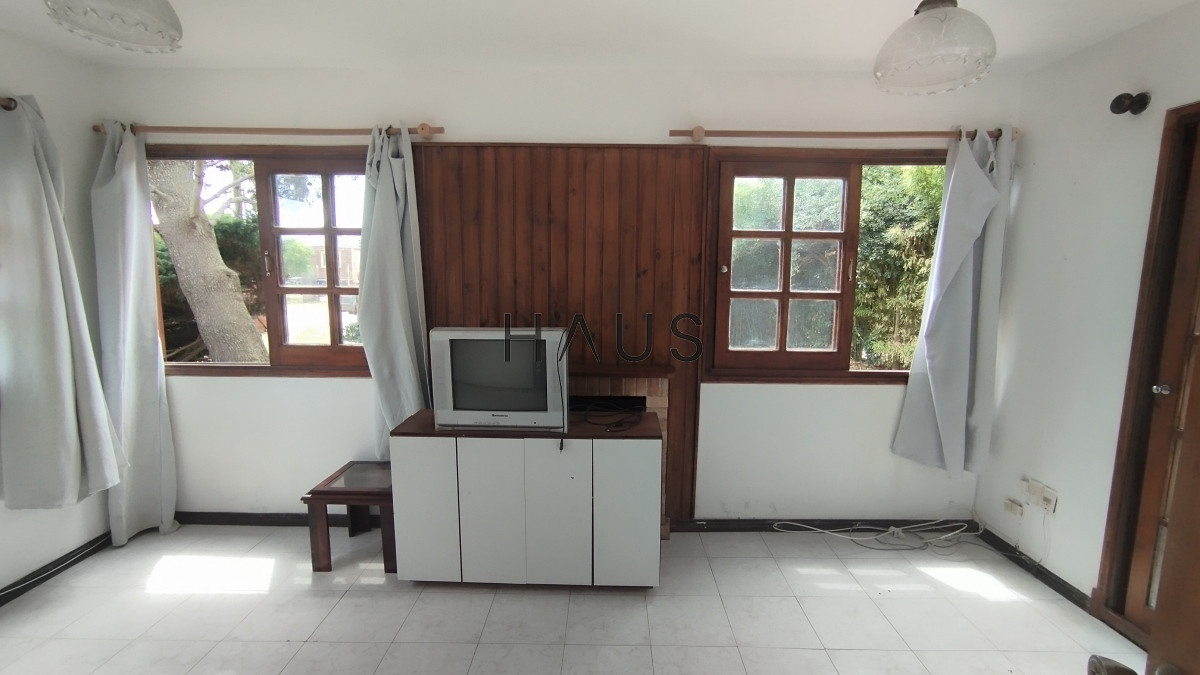 Casa ID.28 - Casa de 2 dormitorios, 2 baños balneario Buenos Aires. 