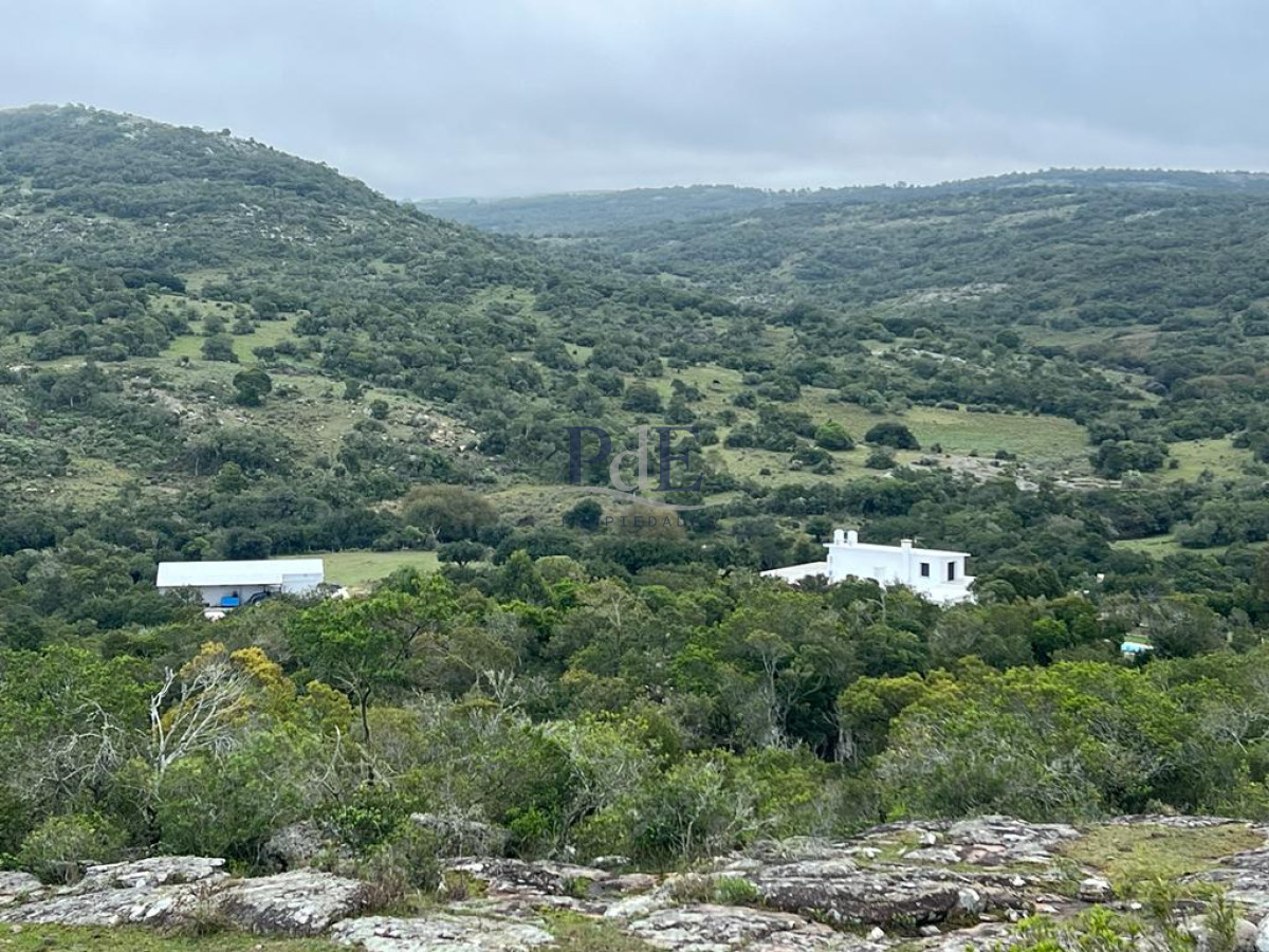 Campo en venta, a los pies del Cerro Catedral, Aigua. - Imagen 93