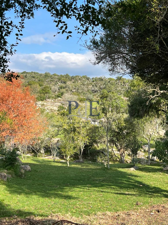 Campo en venta, a los pies del Cerro Catedral, Aigua. - Imagen 44