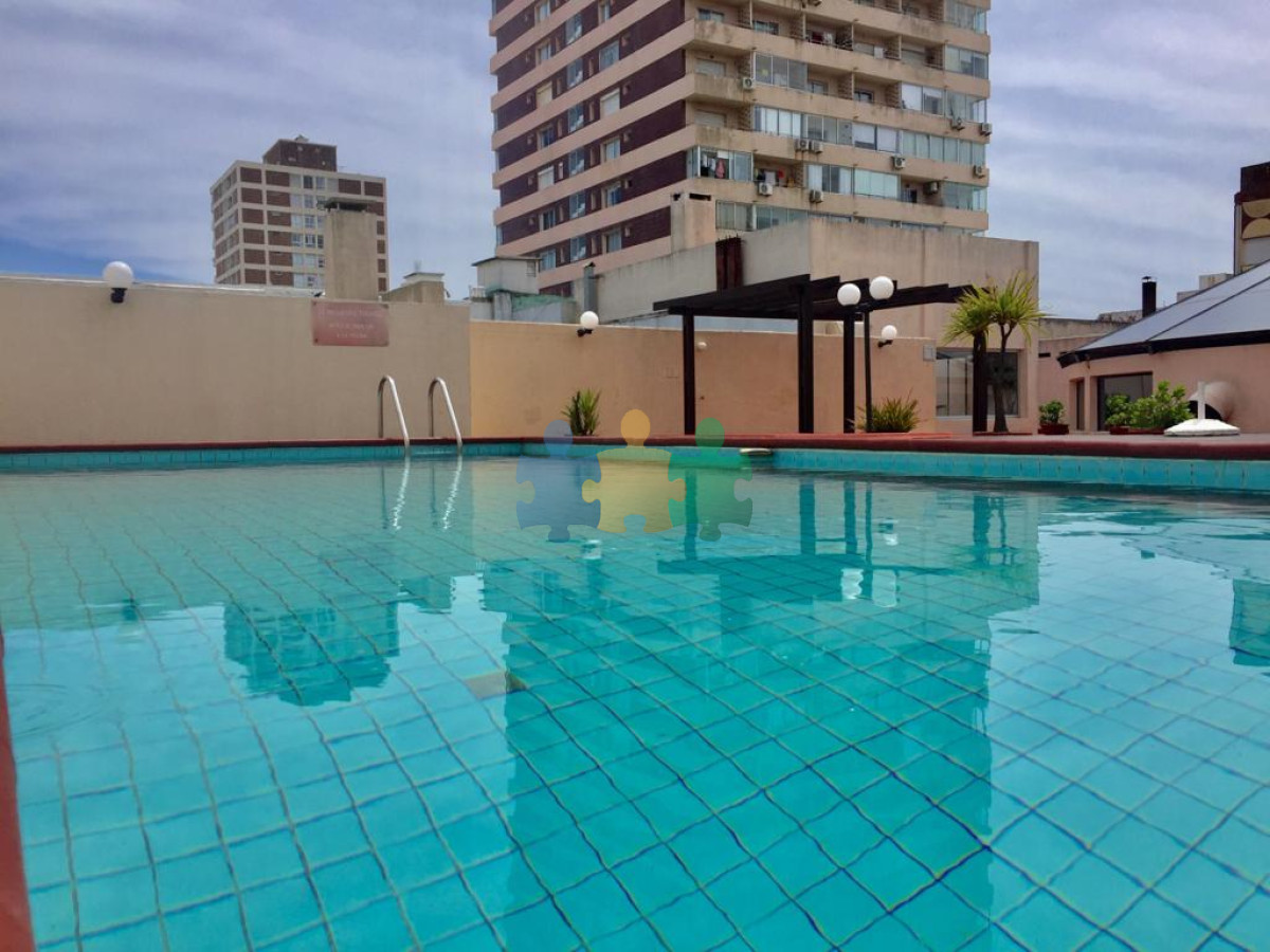 Apartamento de 2 dormitorios en la península con servicios - Ref : EQP1943
