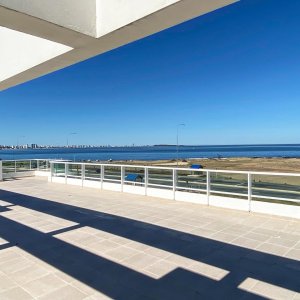 apartamento frente a la playa!! Punta del Este - Ref : EQP7718