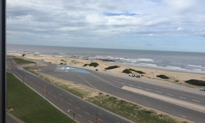 Apartamento en venta frente a playa brava - Ref : EQP1762