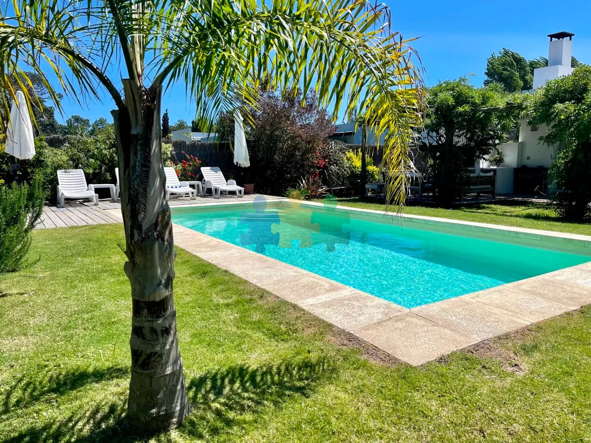 Casa con Piscina en Barrio Privado, 3 dormitorios - Ref : EQP6165