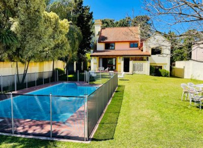 Casa en Venta de 4 Dormitorios, en Beverly Hills, Punta del Este - Ref : EQP7093
