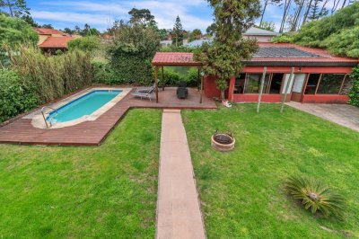 Hermosa casa 5 dorms, 5 baños, piscina climatizada en Jardines de Cordoba, barrio residencial! - Ref : EQP7096