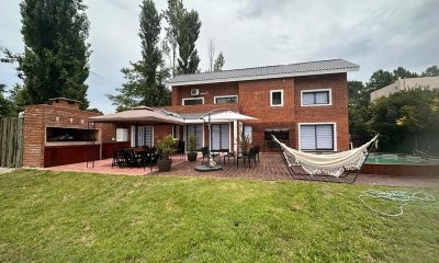 Casa en barrio privado, 4 dormitorios - Ref : EQP6157