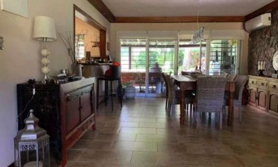 Excelente casa en Venta - Playa Mansa - Punta del Este - Ref : EQP1670