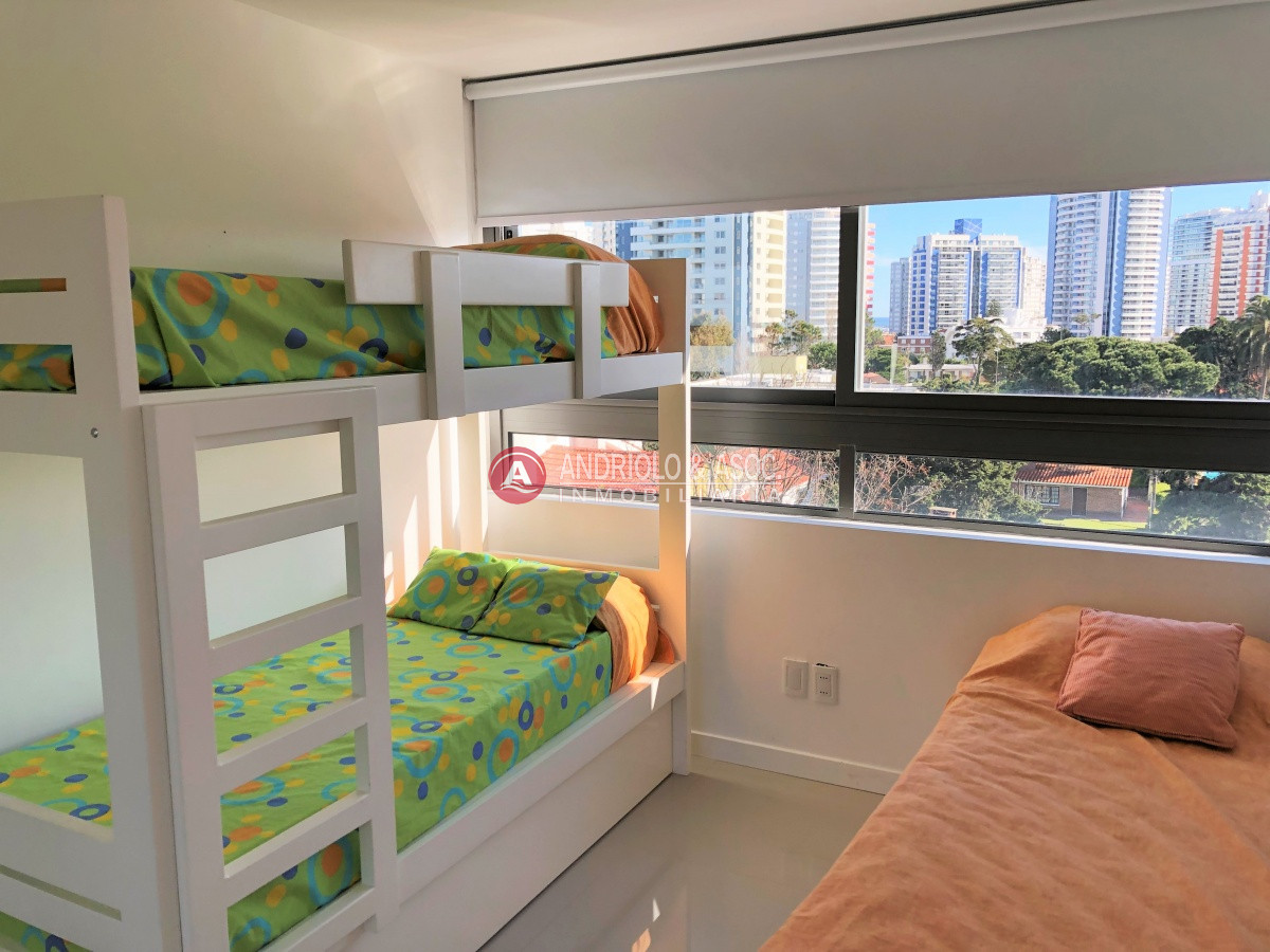 Apartamento ID.6830 - Apartamento, 2 dormitorios, Punta del Este, Aidy Grill, Venta y Alquiler
