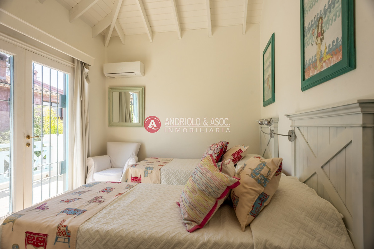 Casa ID.6756 - CASA, 3 DORMITORIOS, 2 BAÑOS, MONTOYA, PUNTA DEL ESTE, VENTA Y ALQUILER