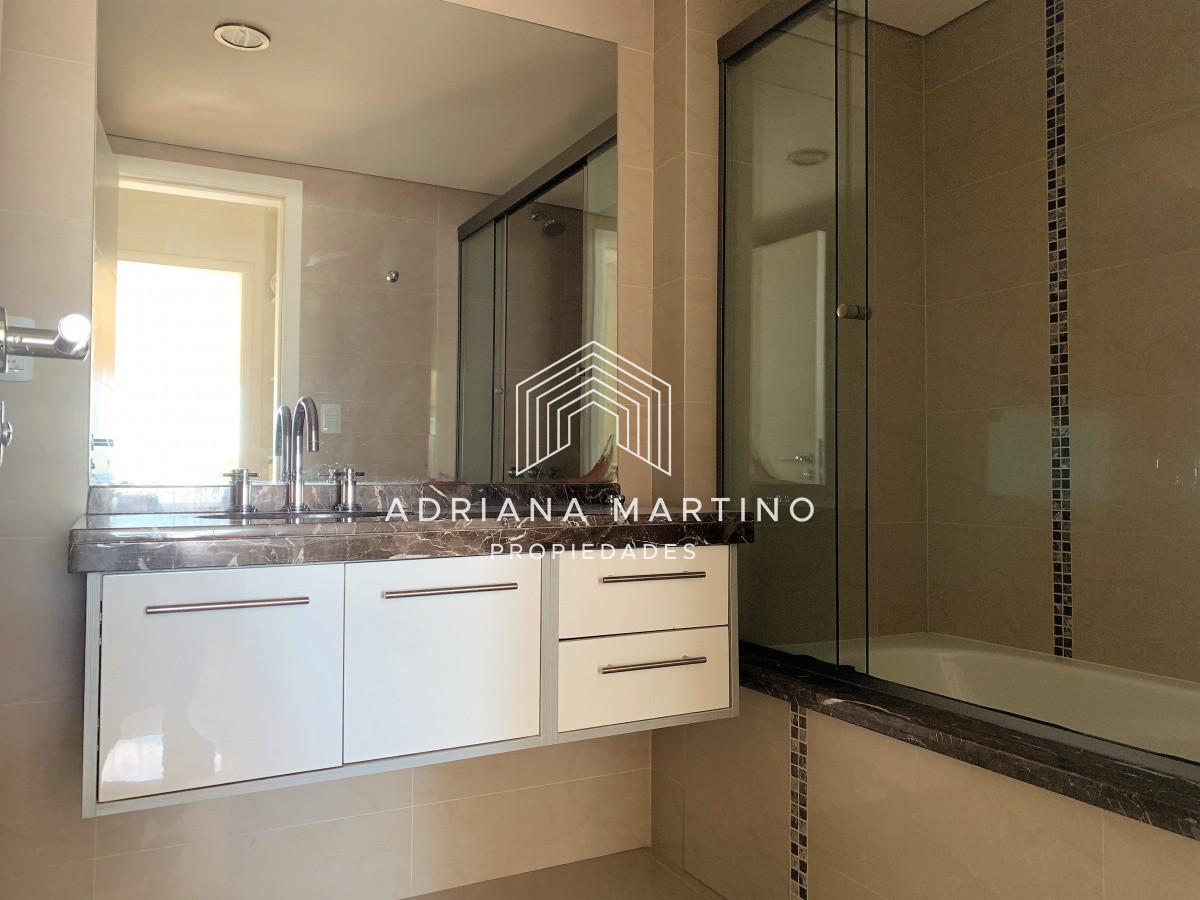 Apartamento ID.69240 - Apartamento, 3 dorm en Suite, Punta del Este, Playa Mansa, Venta y Alquiler
