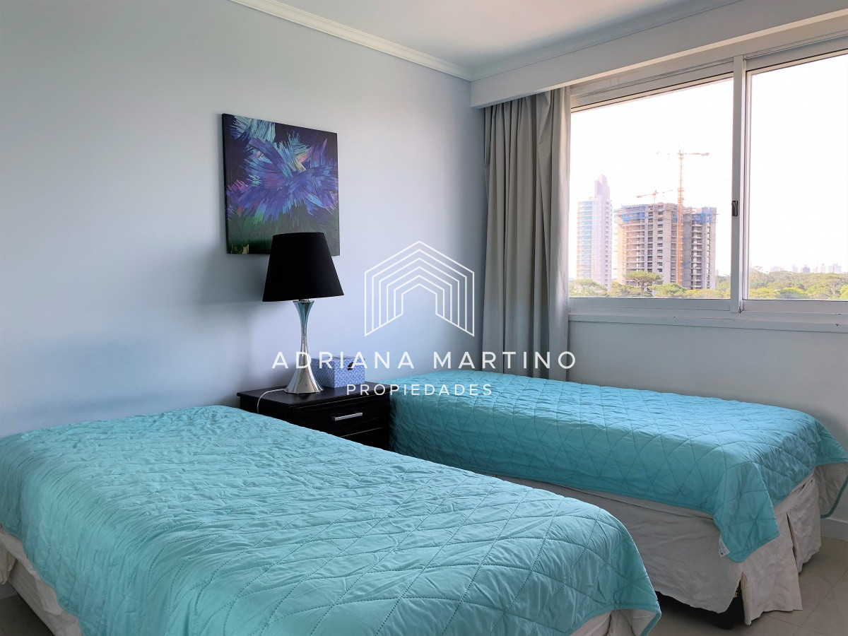 Apartamento ID.69240 - Apartamento, 3 dorm en Suite, Punta del Este, Playa Mansa, Venta y Alquiler