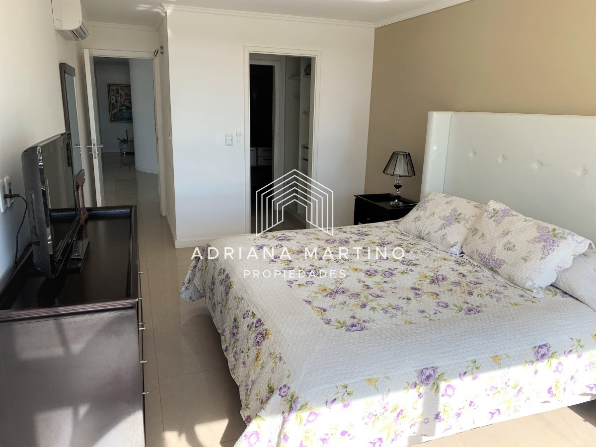 Apartamento ID.69240 - Apartamento, 3 dorm en Suite, Punta del Este, Playa Mansa, Venta y Alquiler