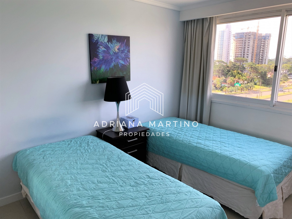 Apartamento ID.69240 - Apartamento, 3 dorm en Suite, Punta del Este, Playa Mansa, Venta y Alquiler