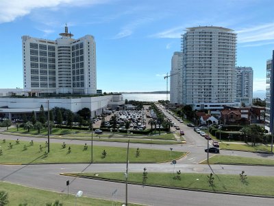Apartamento, 3 dorm en Suite, Punta del Este, Playa Mansa, Venta y Alquiler