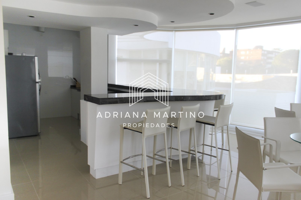Apartamento ID.69240 - Apartamento, 3 dorm en Suite, Punta del Este, Playa Mansa, Venta y Alquiler