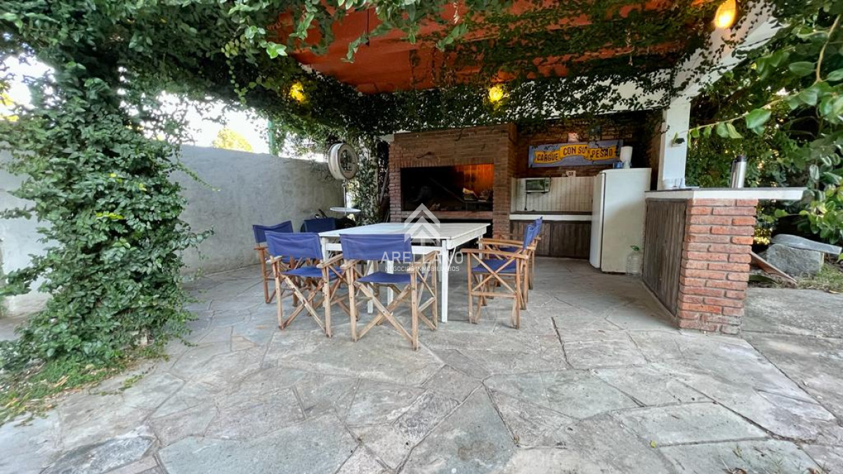 Casa ID.3924 - Casa, 4 dormitorios, Punta del Este, Pinares, Venta