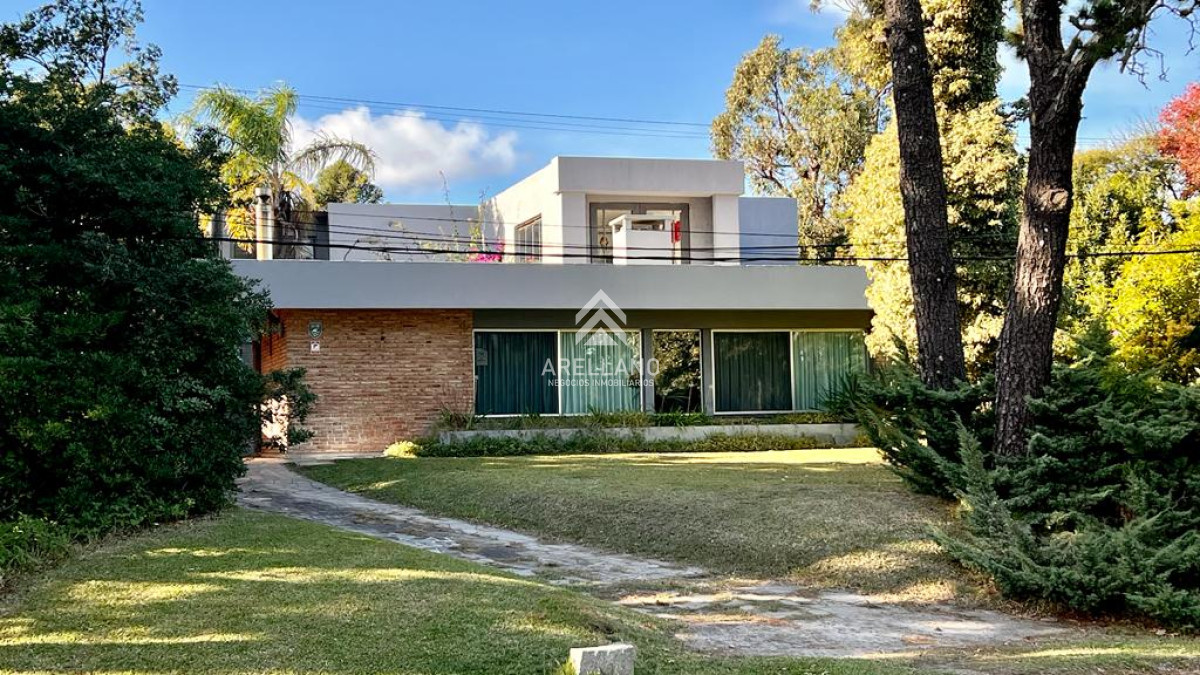 Casa ID.3924 - Casa, 4 dormitorios, Punta del Este, Pinares, Venta