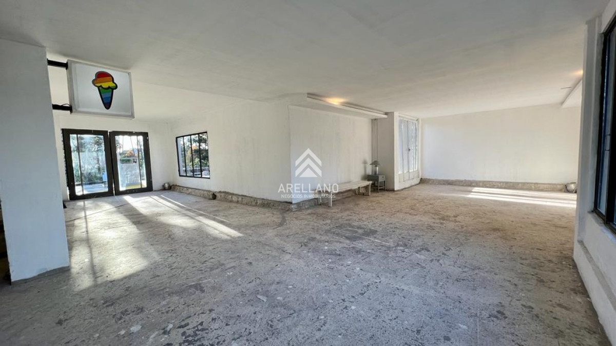 Casa ID.3924 - Casa, 4 dormitorios, Punta del Este, Pinares, Venta