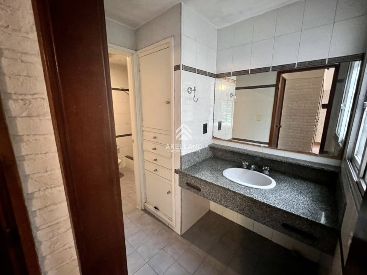 Casa ID.3924 - Casa, 4 dormitorios, Punta del Este, Pinares, Venta