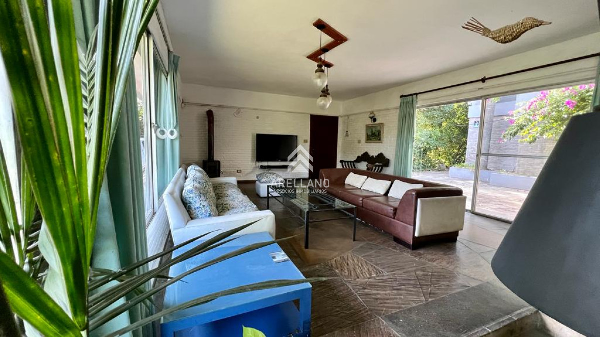 Casa ID.3924 - Casa, 4 dormitorios, Punta del Este, Pinares, Venta
